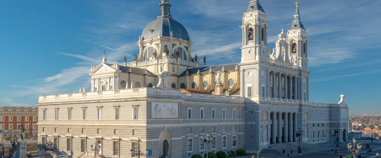 Desde su inauguración en 1883 hasta su consagración en 1993